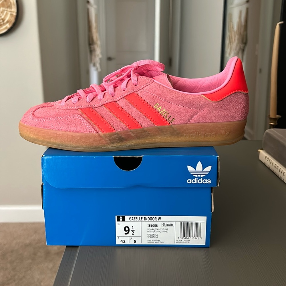 Beam Pink/ Solar Red ADIDAS Gazelles Women 9.5